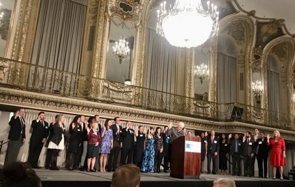 Chief Justice Mary Jane Theis administers the Oath of Unity to Illinois bar associations 